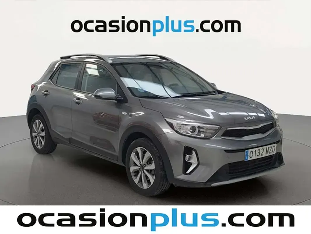 Usado Kia Stonic 101 CV (74 kW) 2025 Gris SUV