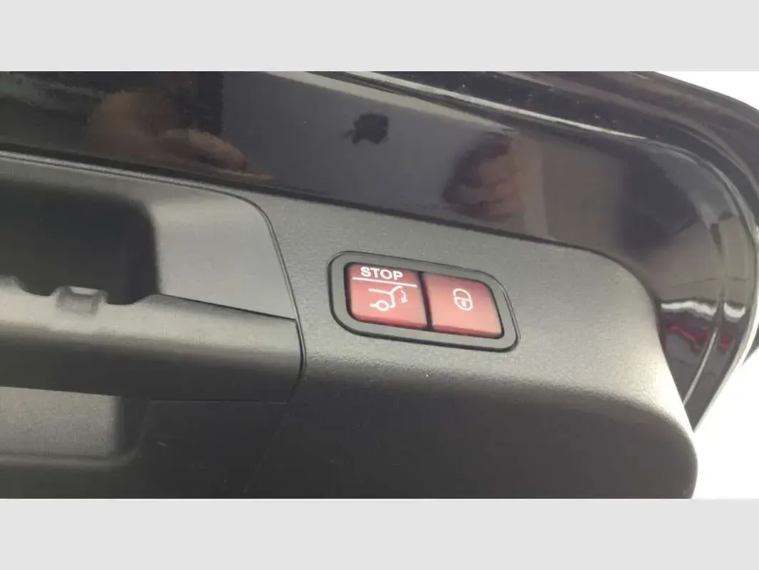 Usado Mercedes GLB200 150 CV (110 kW) 2025 Negro SUV
