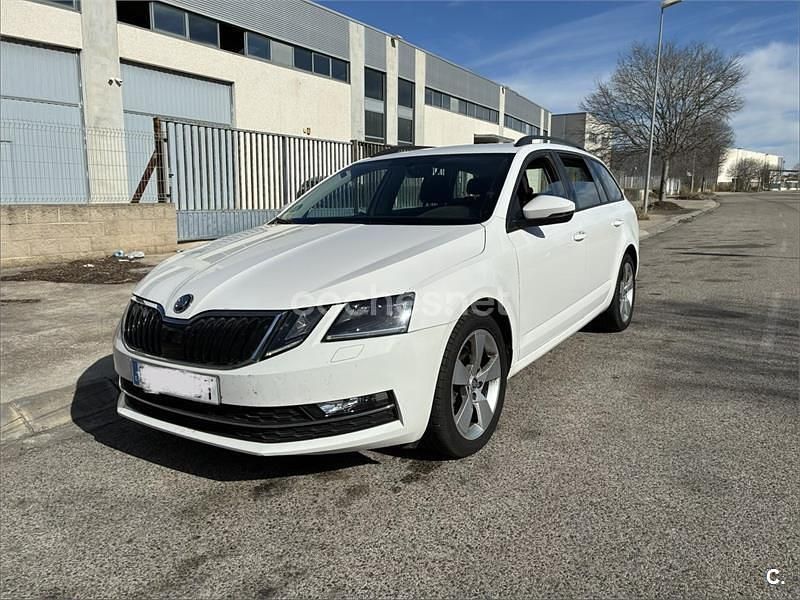 Usado Skoda Octavia Style 116 CV (85 kW) 2017 Blanco Familiar