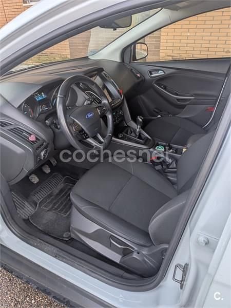 Brugt Ford Focus Trend 120 HK (88 kW) 2015 Hvid Sedan
