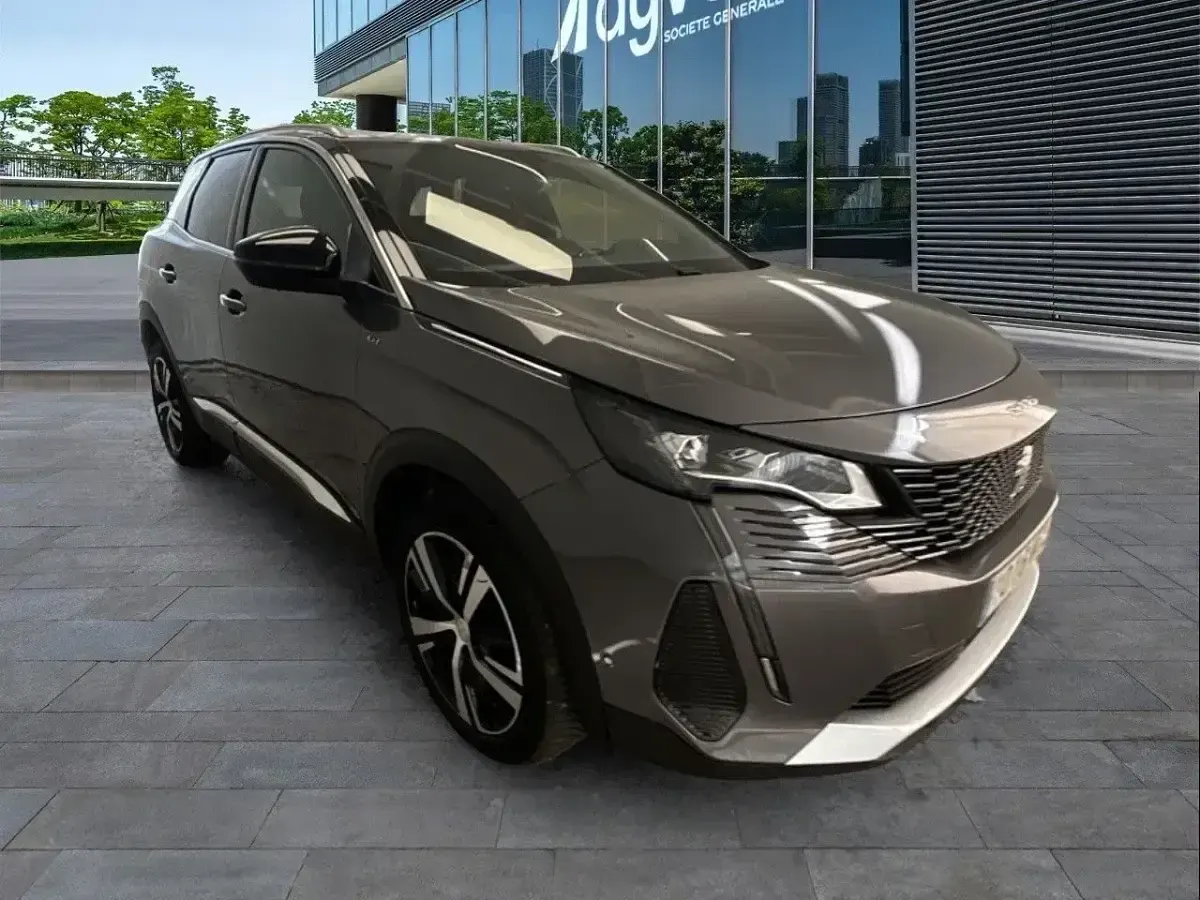 Usado Peugeot 3008 GT 131 CV (96 kW) 2022 Gris SUV