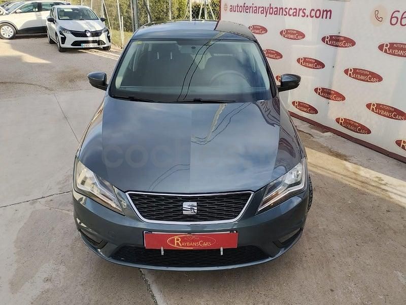 Usado Seat Toledo Reference 115 CV (84 kW) 2016 Gris / plata Utilitario