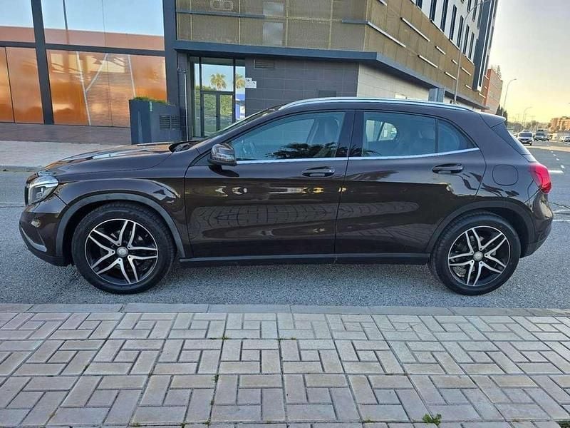 Usado Mercedes GLA200 Urban 136 CV (100 kW) 2016 Marrón SUV