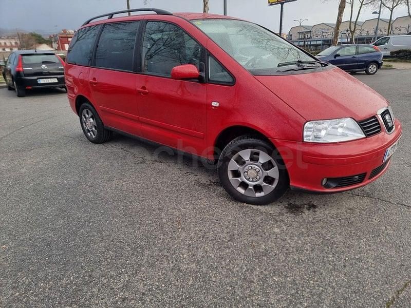 Usado Seat Alhambra Reference 140 CV (102 kW) 2007 Rojo Monovolumen