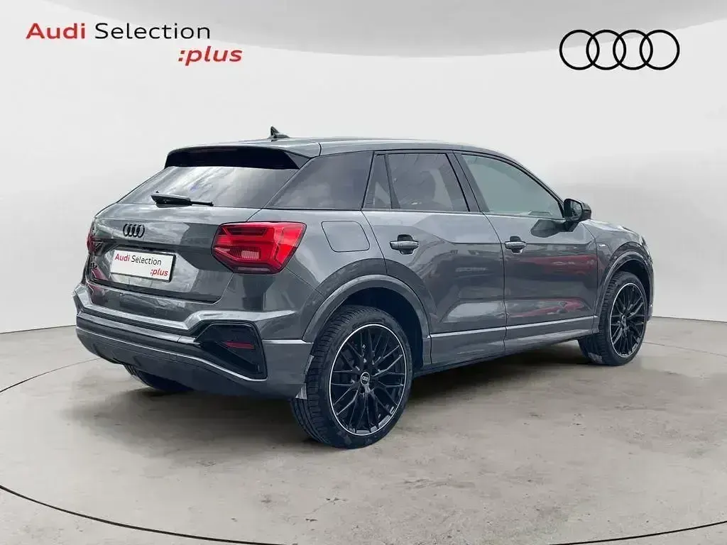 Usado Audi Q2 Black Edition 150 CV (110 kW) 2025 Gris SUV