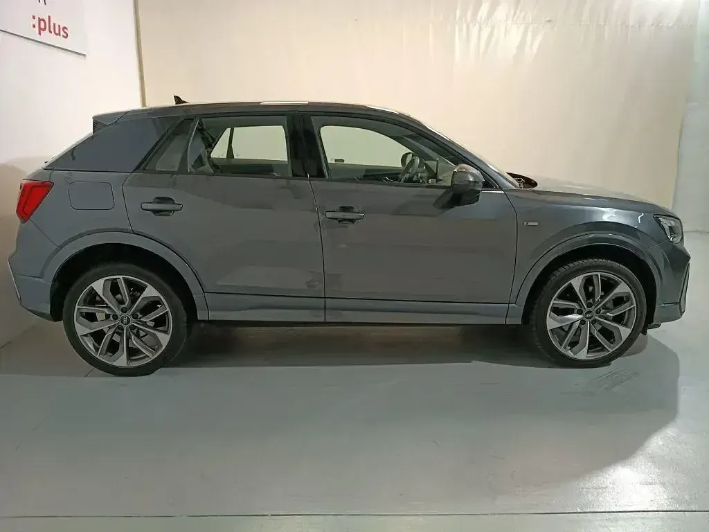 Usado Audi Q2 Sport 150 CV (110 kW) 2025 Gris SUV