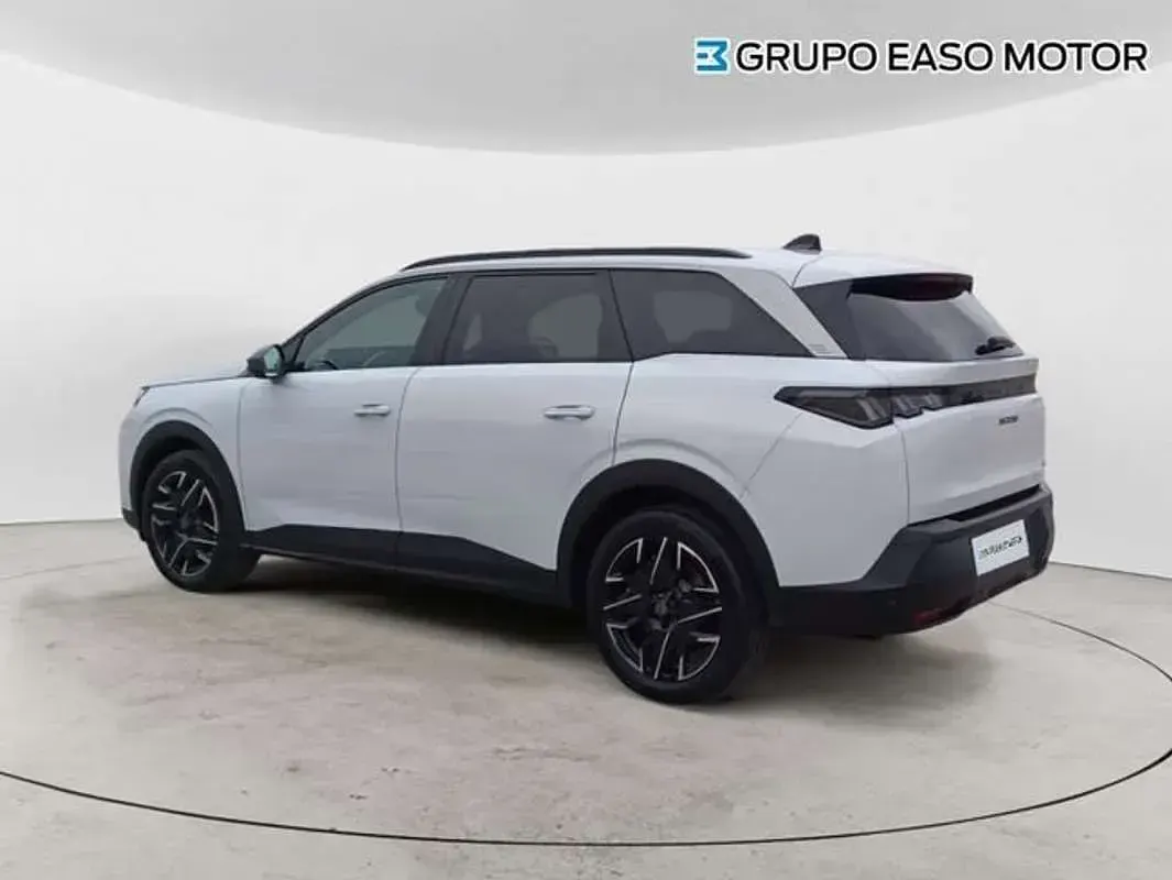 Używany Peugeot 5008 Allure 145 KM (106 kW) 2025 Biały SUV