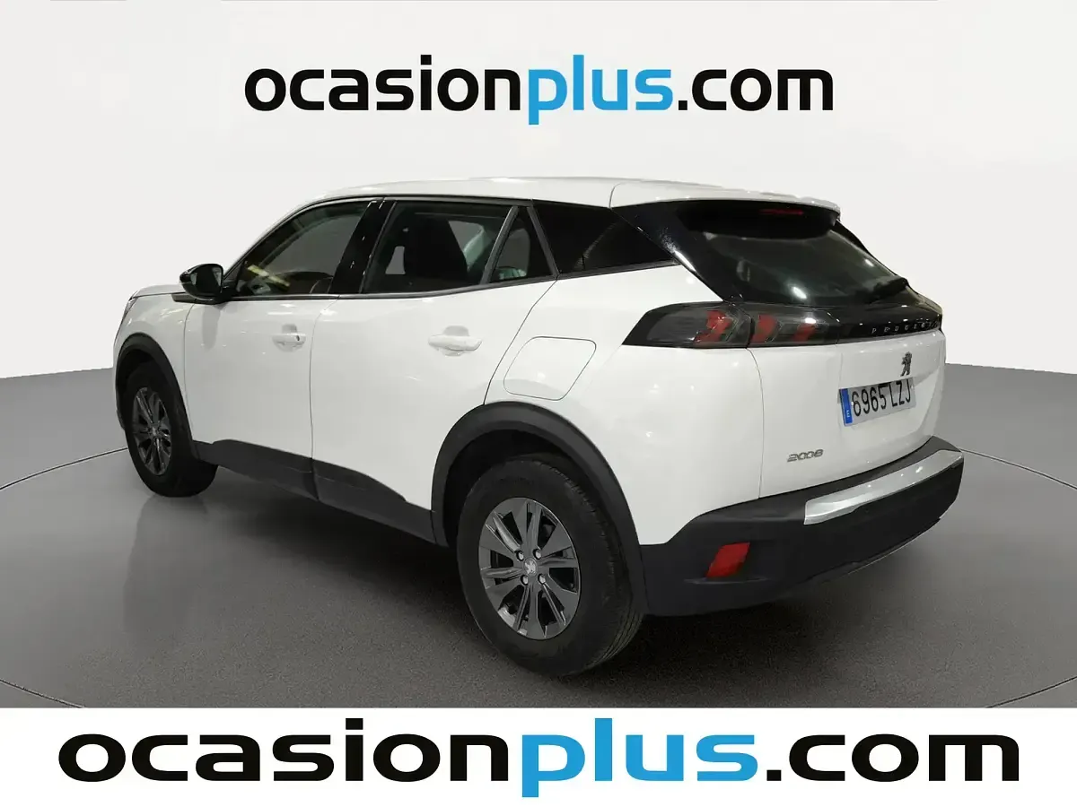 Usado Peugeot 2008 Active 100 CV (73 kW) 2022 Blanco SUV