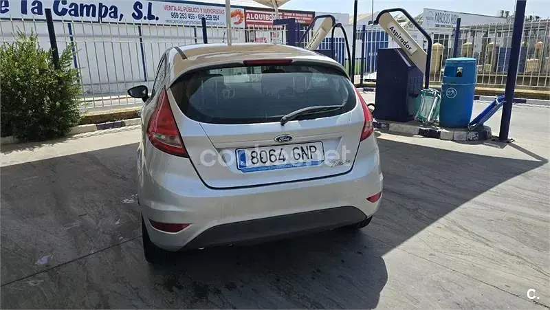 Usado Ford Fiesta 60 CV (44 kW) 2009 Gris / plata Berlina