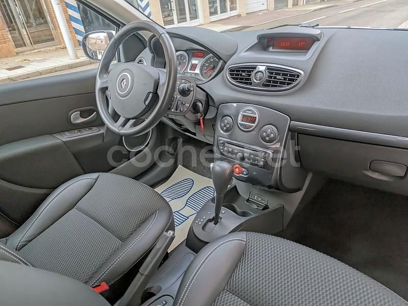 Usado Renault Clio GrandTour Exception 110 CV (80 kW) 2009 Blanco Familiar