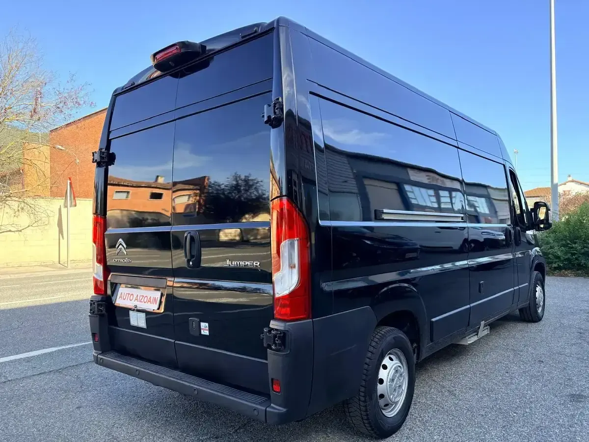Usado Citroën Jumper 165 CV (121 kW) 2021 Negro Monovolumen