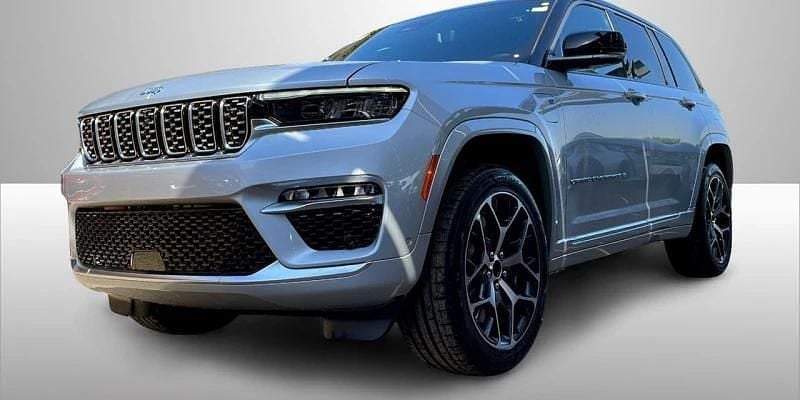 Plata Nuevo 2025 Jeep Grand Cherokee Summit SUV | 77.799 € (Buen precio) - Imagen 1/4