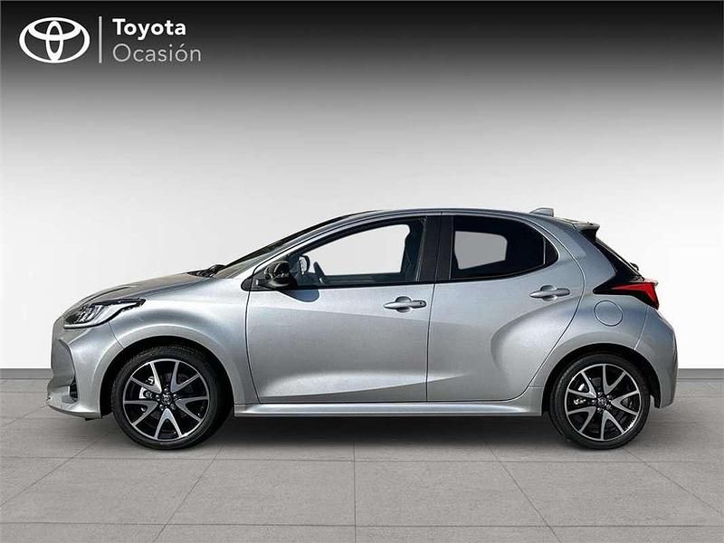 Usado Toyota Yaris Hybrid Style 116 CV (85 kW) 2022 Monovolumen
