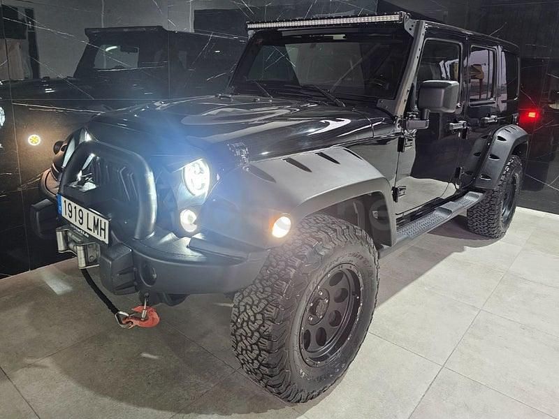 Usado Jeep Wrangler Unlimited Sahara 200 CV (147 kW) 2011 Negro SUV