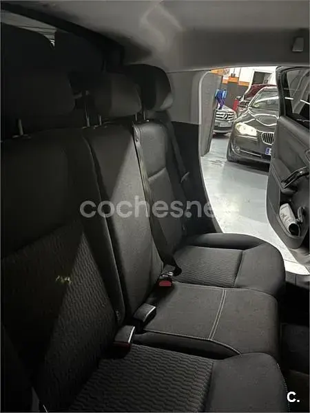 Usado Peugeot 208 Active 100 CV (73 kW) 2015 Gris / plata Utilitario