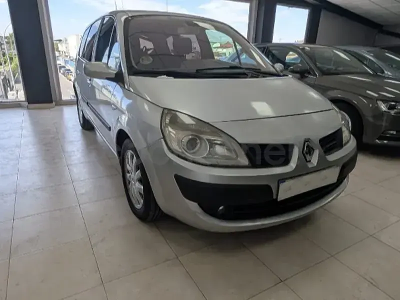 Usado Renault Grand Scénic II Dynamique 105 CV (77 kW) 2007 Gris / plata Monovolumen