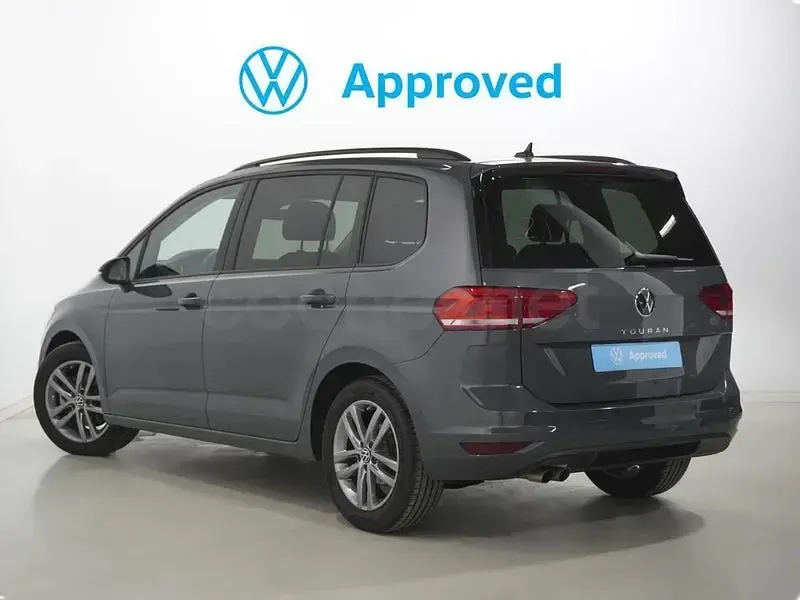 Usado VW Touran 150 CV (110 kW) 2025 Gris / plata Monovolumen