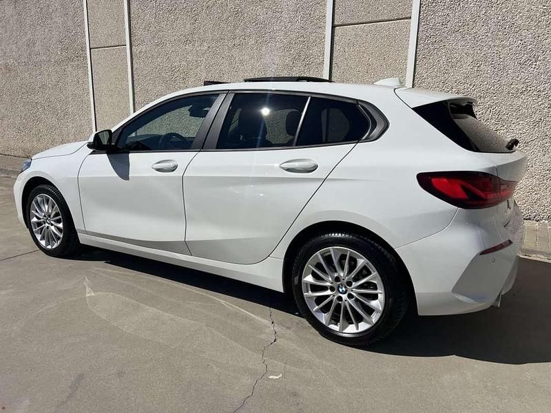 Usado BMW 118 Comfort Edition 136 CV (100 kW) 2022 Blanco Utilitario