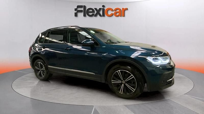 Usado VW Tiguan Life 150 CV (110 kW) 2021 Azul SUV