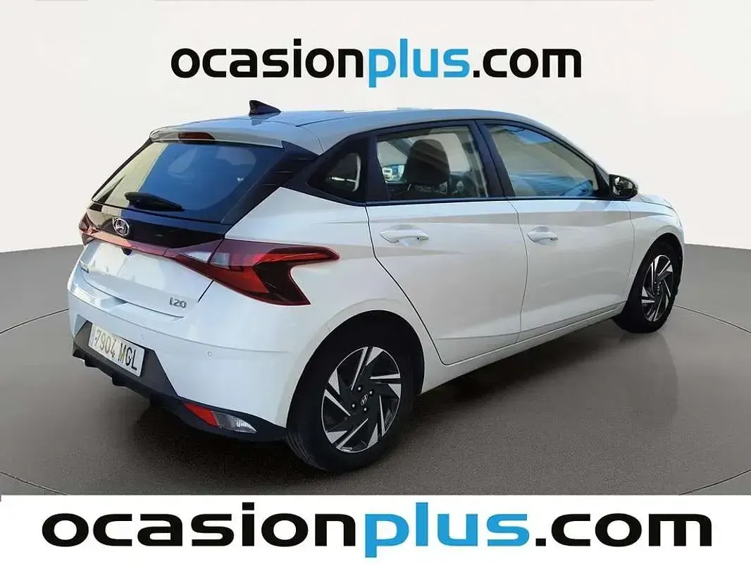 Usado Hyundai i20 84 CV (61 kW) 2023 Blanco Utilitario
