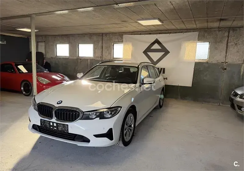 Usado BMW 320 Advantage 190 CV (139 kW) 2020 Blanco Familiar