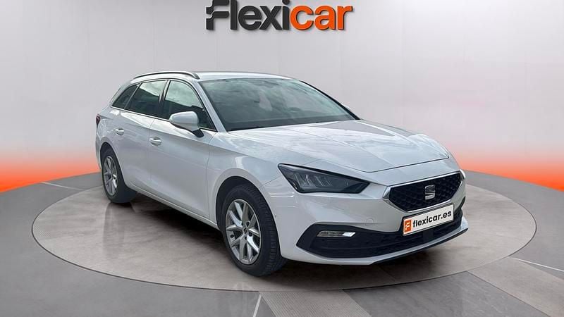 Usado Seat Leon Style 116 CV (85 kW) 2023 Blanco Familiar