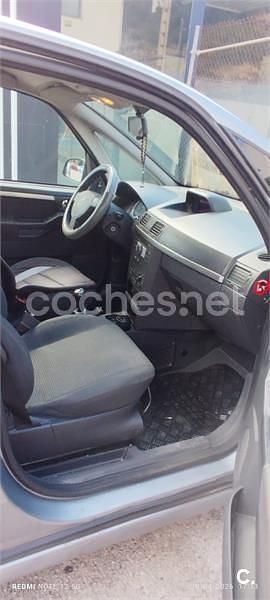 Usado Opel Meriva Cosmo 75 CV (55 kW) 2008 Gris / plata Monovolumen