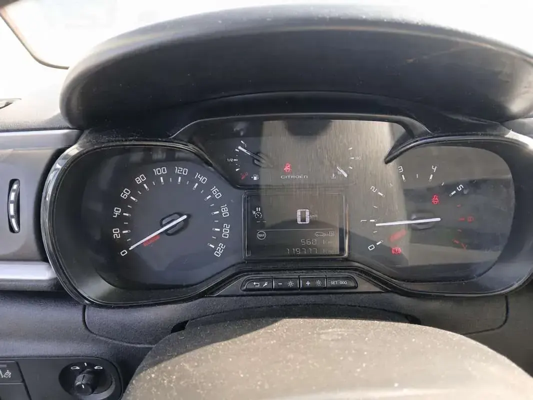 Usado Citroën C3 Live 102 CV (75 kW) 2021 Blanco Utilitario