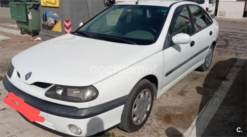 Begagnad Renault Laguna 110 HK (80 kW) 1999 Vit Sedan