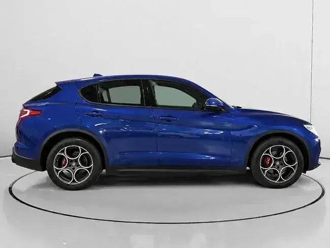 Usado Alfa Romeo Stelvio Sprint 190 CV (139 kW) 2022 Azul SUV