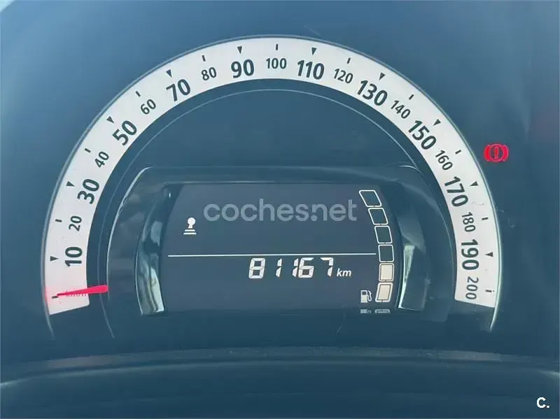 Usado Renault Twingo Zen 90 CV (66 kW) 2015 Marrón Utilitario