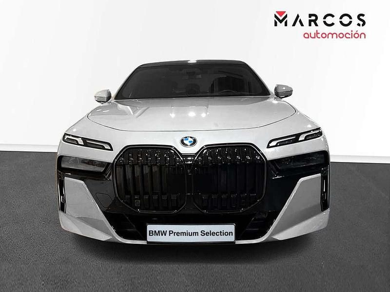 Usado BMW 740 299 HP (219 kW) 2024 Cinzento Sedan