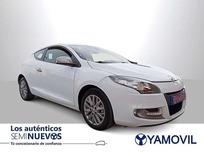 Usado Renault Mégane III Dynamique 110 CV (80 kW) 2014 Blanco Coupe