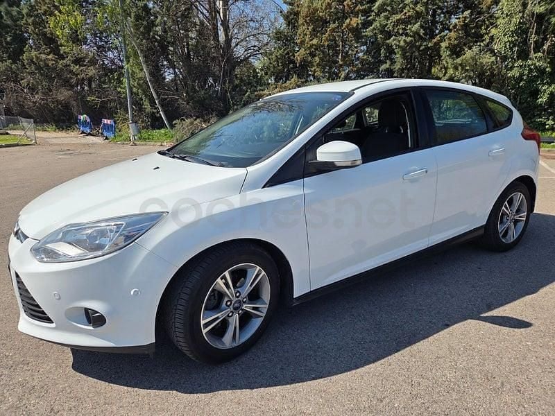 Usado Ford Focus 125 CV (91 kW) 2014 Blanco Berlina