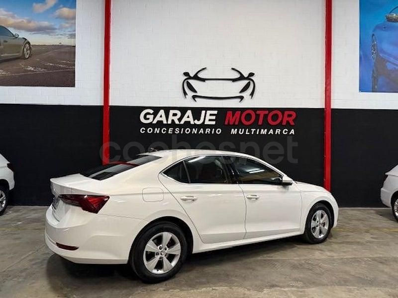 Usado Skoda Octavia Ambition 150 CV (110 kW) 2021 Blanco Berlina