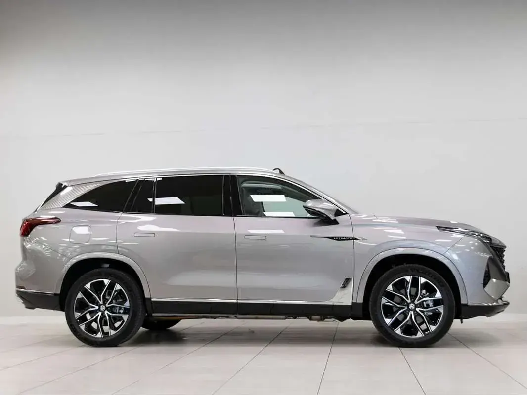 Usado MG MGS9 299 CV (219 kW) 2026 Plateado SUV