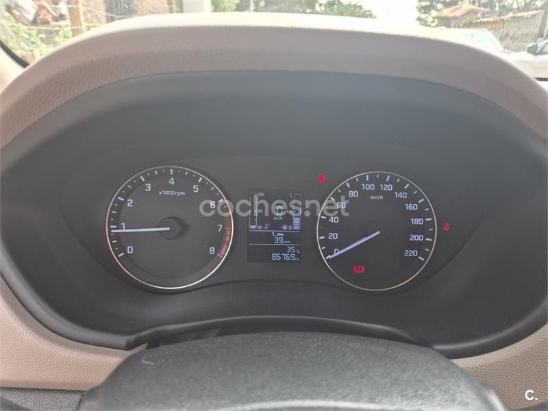 Gris / plata Usado 2016 Hyundai i20 Berlina | 9300 € (Precio justo) - Imagen 1/4