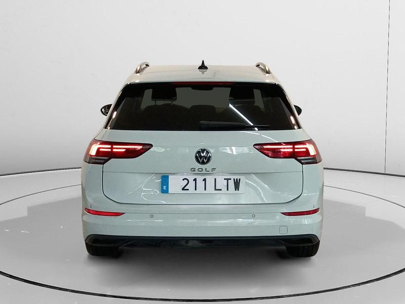 Usado VW Golf VII Life 116 CV (85 kW) 2021 Negro Utilitario