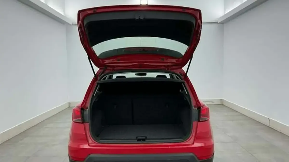 Usado Seat Arona Style 95 CV (69 kW) 2020 Rojo SUV