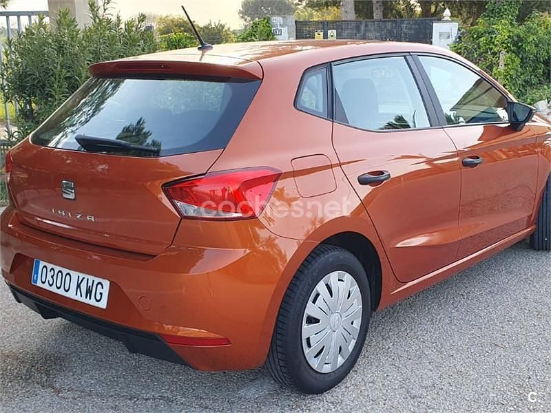 Usado Seat Ibiza Style 95 CV (69 kW) 2019 Naranja Utilitario