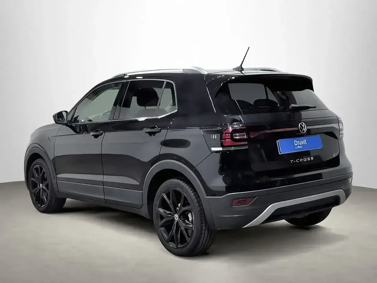 Usado VW T-Cross Sportline 110 CV (80 kW) 2021 Negro SUV