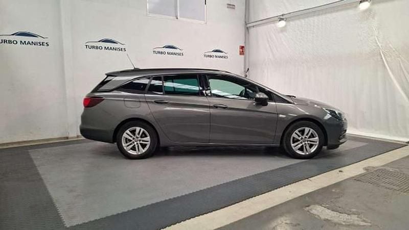Usado Opel Astra Ultimate 145 CV (106 kW) 2021 Gris Familiar