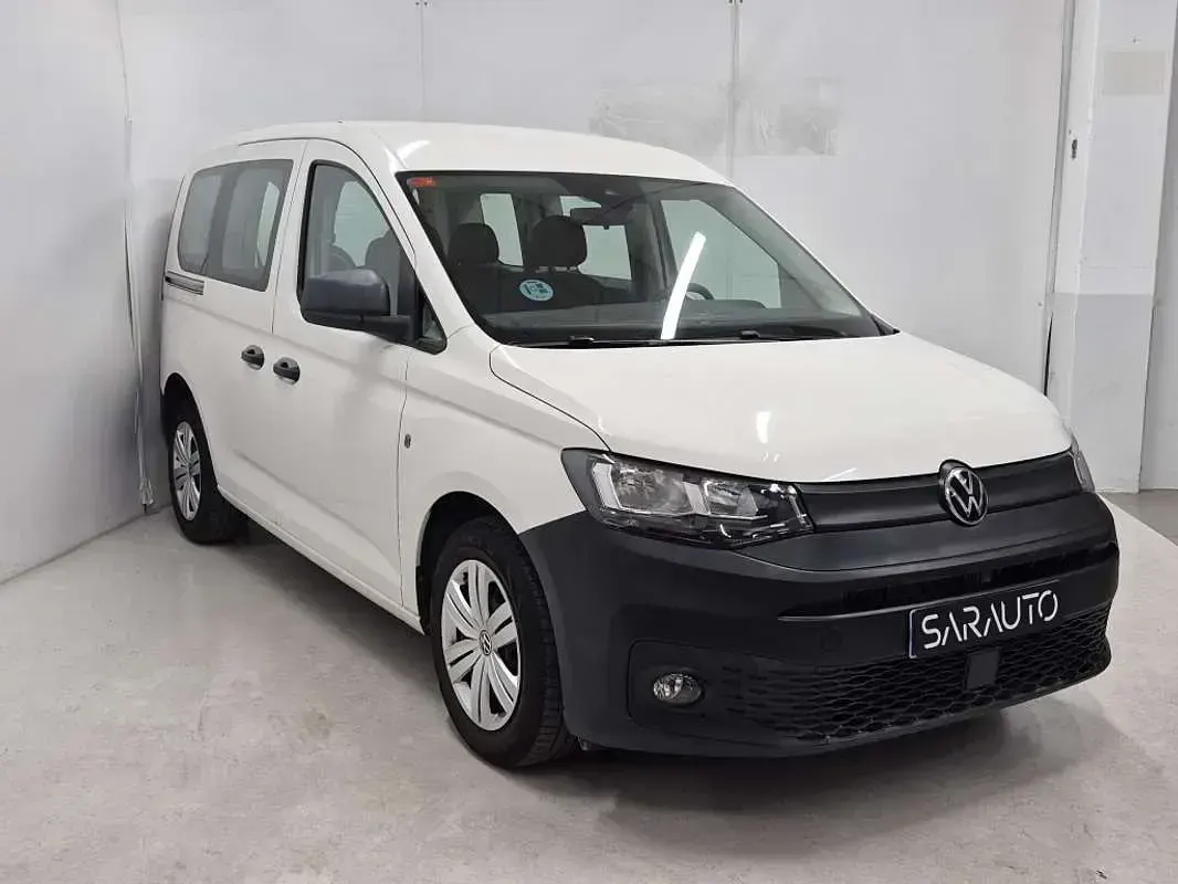 Usado VW Caddy 102 CV (75 kW) 2021 Blanco Monovolumen