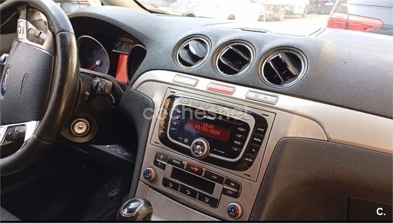 Usado Ford S-MAX Trend 125 CV (91 kW) 2007 Gris / plata Monovolumen