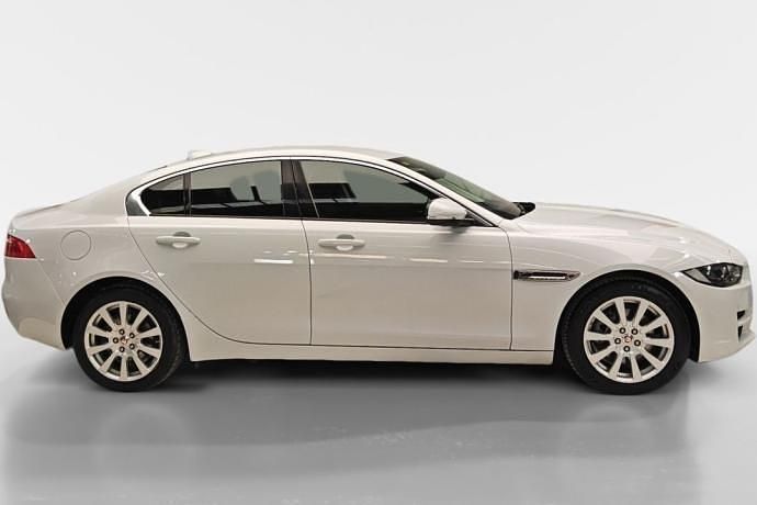 Usado Jaguar XE Pure 180 CV (132 kW) 2016 Berlina