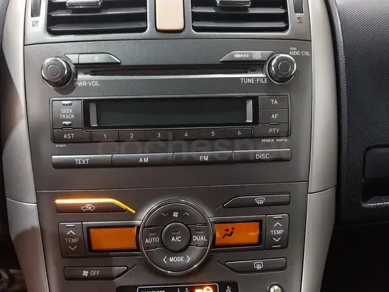 Usado Toyota Auris Sol 124 CV (91 kW) 2007 Negro Utilitario