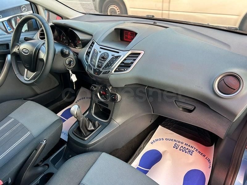 Usado Ford Fiesta Titanium 70 HP (51 kW) 2011 Azul Citadino