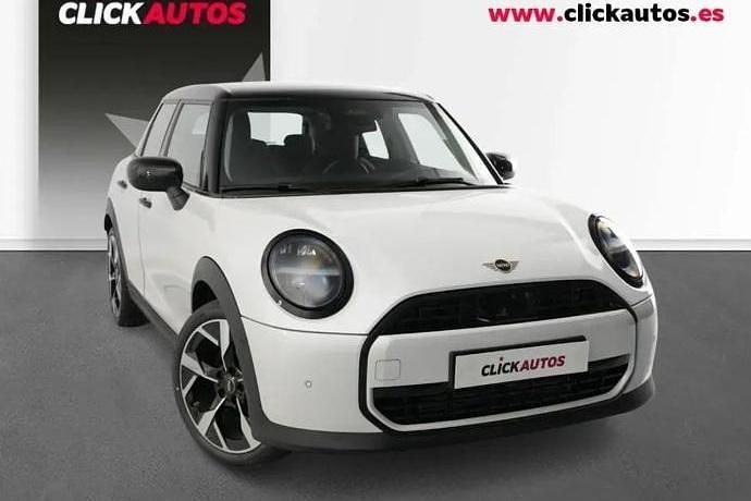 Usado Mini Cooper Classic 114 kW (156 CV) 2025 Rojo Utilitario