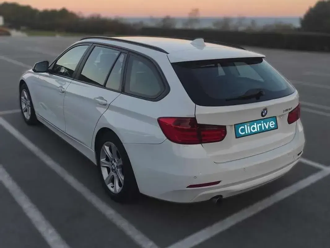 Usado BMW 318 143 CV (105 kW) 2013 Blanco Familiar