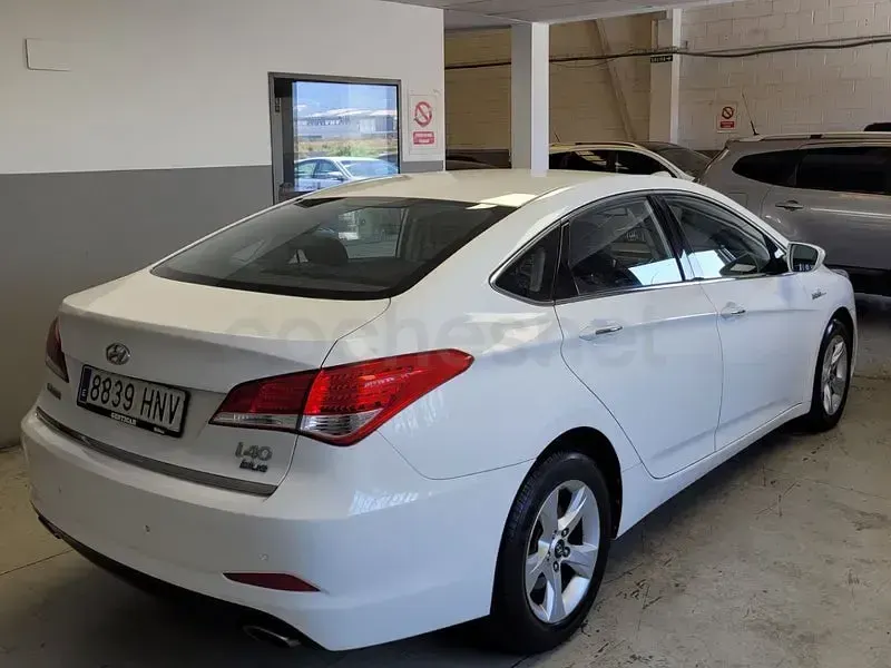 Usado Hyundai i40 115 CV (84 kW) 2013 Blanco Berlina